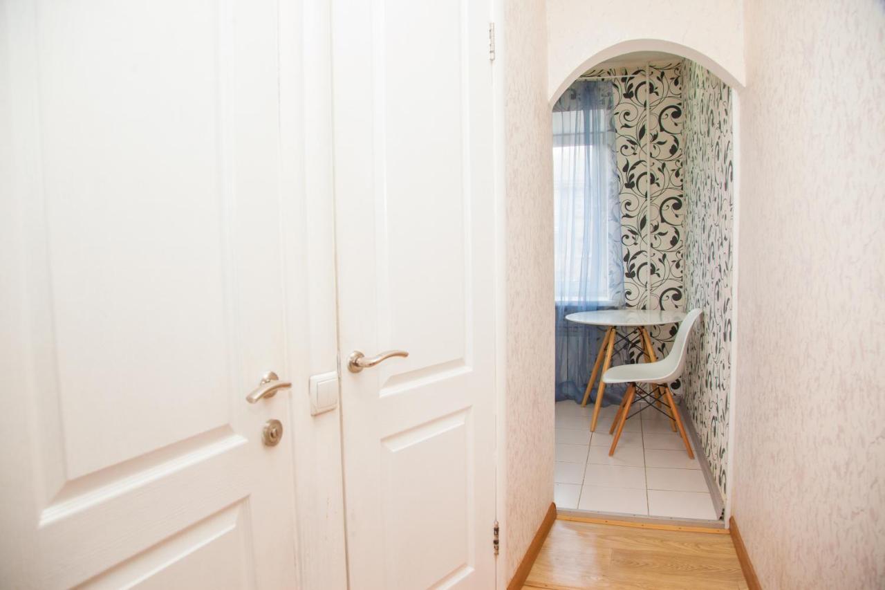 Semi Luxury Apt On Yatsenka 8 Near Intourist Hotel Zaporizhia Esterno foto